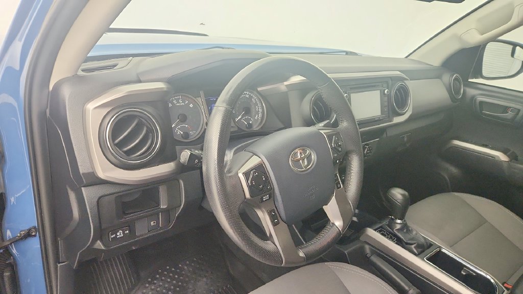 Used 2019 Toyota Tacoma SR5 AWD/4WD image 13