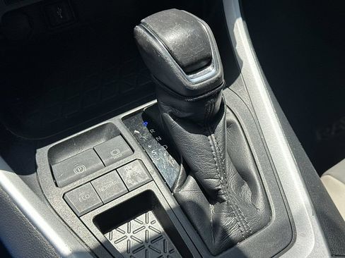 Used 2021 Toyota RAV4 XLE Premium FWD image 22