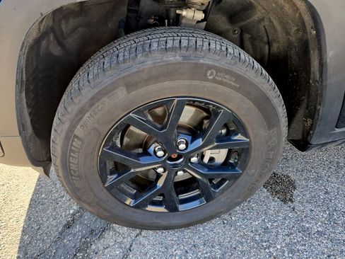 Used 2024 Jeep Grand Cherokee L Laredo image 36