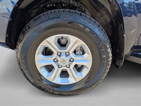 Used 2024 Toyota 4Runner SR5 AWD/4WD image 23