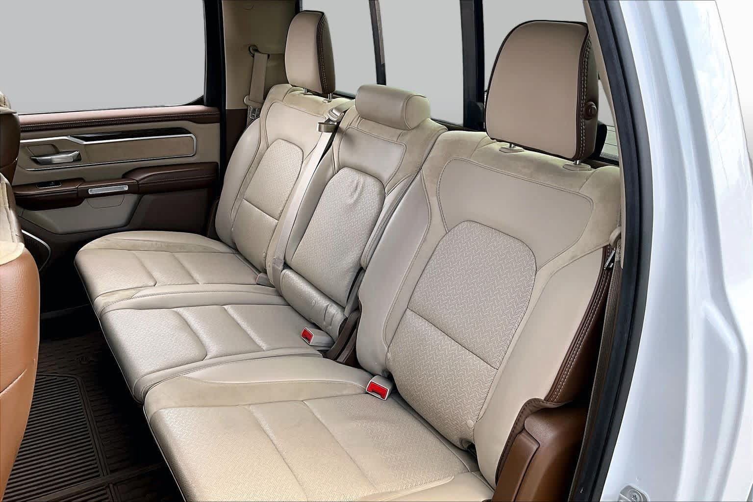 Used 2019 RAM 1500 Laramie AWD/4WD image 18