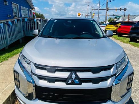 Used 2023 Mitsubishi Outlander Sport AWD image 3