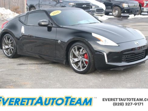 Used 2016 Nissan 370Z w/ Sport Package image 1