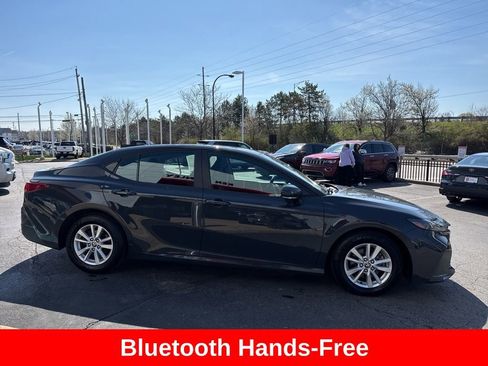 Used 2025 Toyota Camry LE image 7