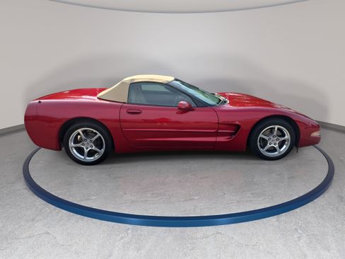 Used 2004 Chevrolet Corvette Convertible w/ Preferred Equipment Group RWD image 4