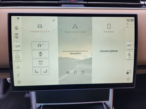 New 2026 Land Rover Range Rover Long Wheelbase SE AWD/4WD image 17