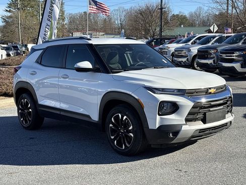 Certified 2023 Chevrolet TrailBlazer LT image 2