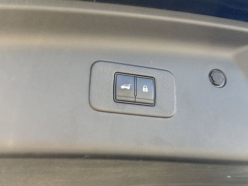 Used 2023 Nissan Armada SL image 17