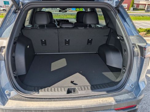 New 2026 Chevrolet Equinox RS w/ Convenience Package III AWD/4WD image 8