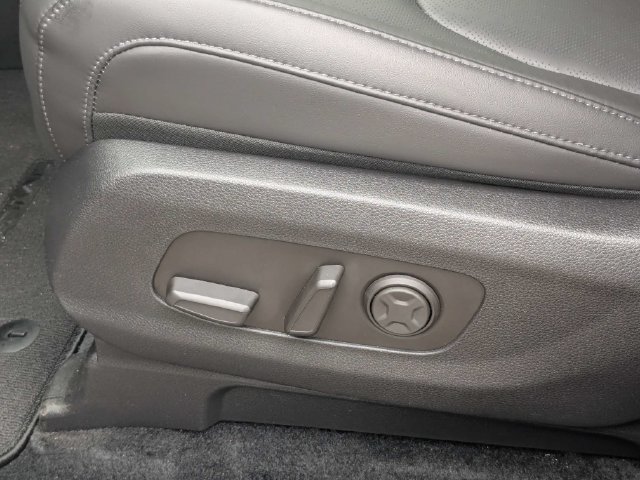Certified 2026 Kia Carnival LX FWD image 20