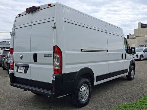 Used 2026 RAM ProMaster 2500 w/ Convenience Group FWD image 31