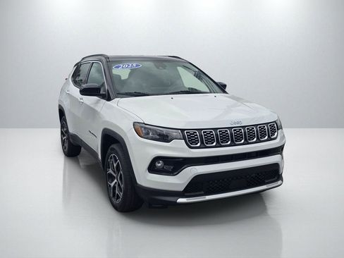 Used 2025 Jeep Compass Limited AWD/4WD image 3
