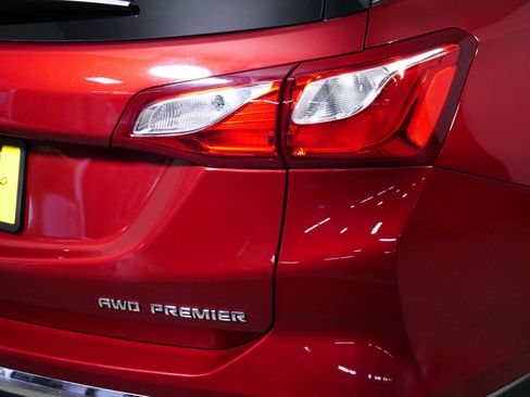 Used 2020 Chevrolet Equinox Premier AWD/4WD image 17