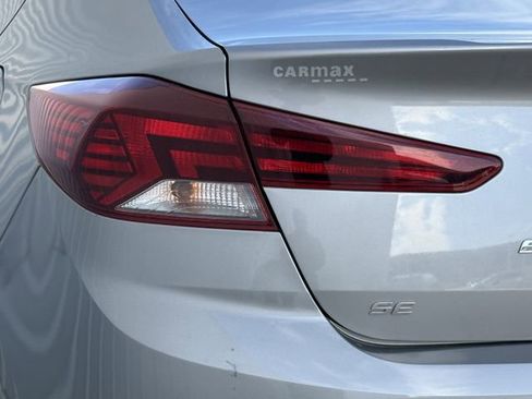 Used 2020 Hyundai Elantra SE w/ Cargo Package (C1) FWD image 6