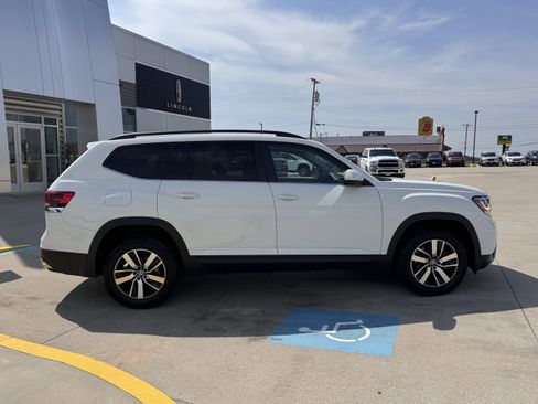 Used 2022 Volkswagen Atlas SE image 3