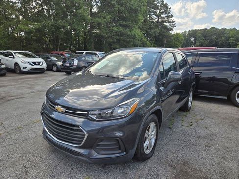 Used 2019 Chevrolet Trax LS FWD image 1