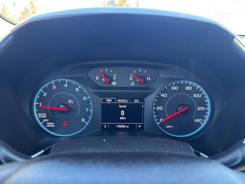 Used 2018 Chevrolet Equinox LT image 23