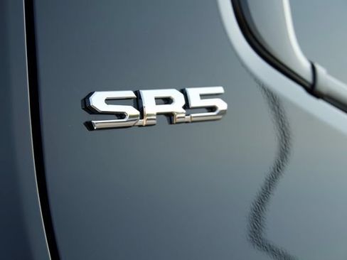 Used 2025 Toyota Tacoma SR5 RWD image 10