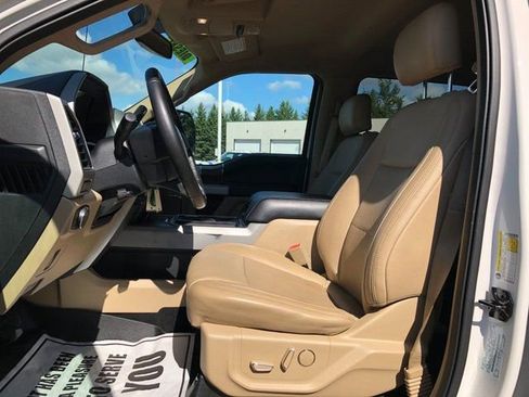Used 2019 Ford F350 Lariat w/ Chrome Package image 17