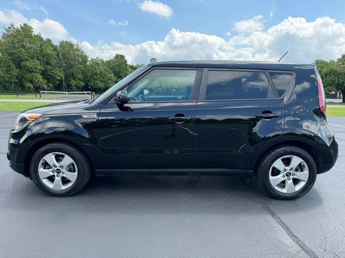 Used 2017 Kia Soul FWD image 3