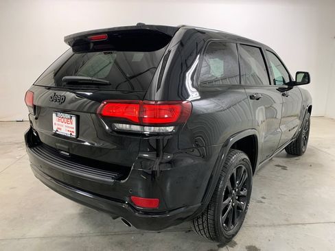 Used 2020 Jeep Grand Cherokee Altitude AWD/4WD image 26