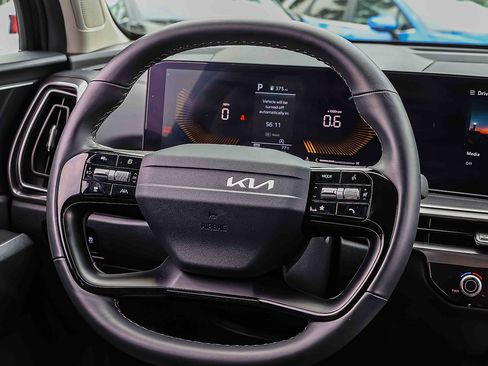 Certified 2026 Kia Sorento S FWD image 14