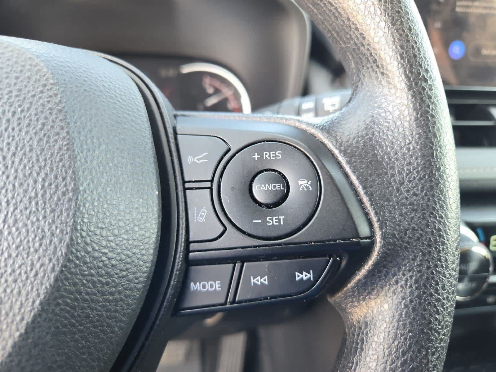 Used 2024 Toyota RAV4 XLE FWD image 22