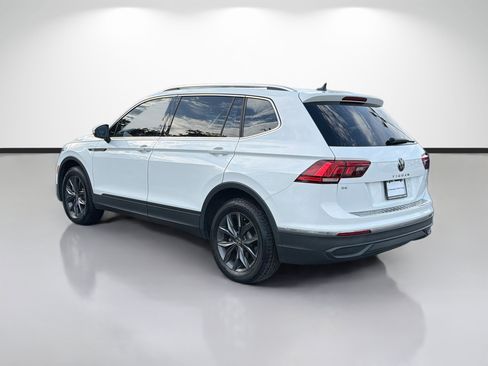 Certified 2024 Volkswagen Tiguan SE w/ Panoramic Sunroof Package FWD image 6