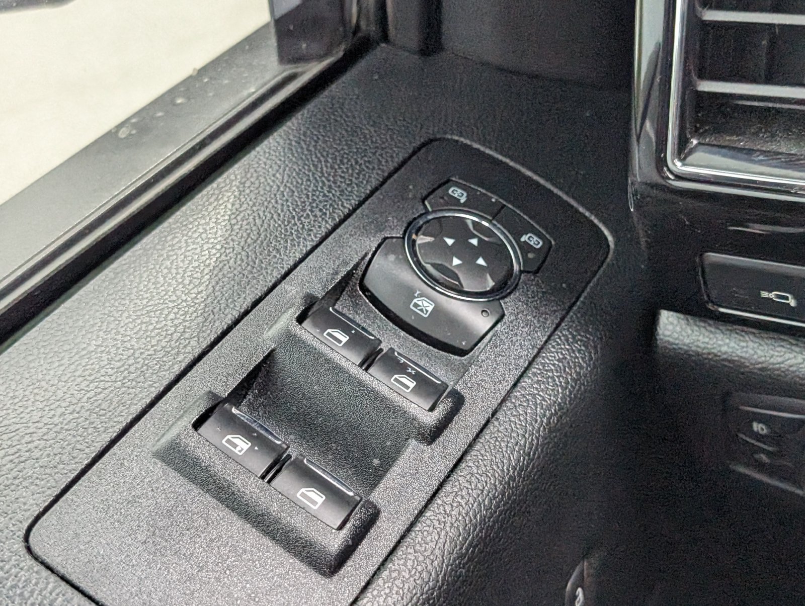 Used 2019 Ford F150 XLT w/ Equipment Group 302A Luxury AWD/4WD image 20