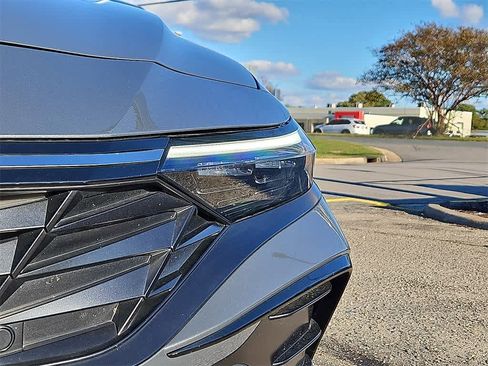 Used 2024 Hyundai Elantra SEL w/ Convenience Package image 9