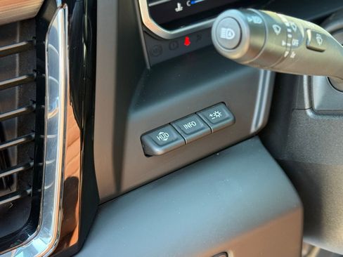 Used 2024 GMC Sierra 3500 Denali Ultimate AWD/4WD image 38