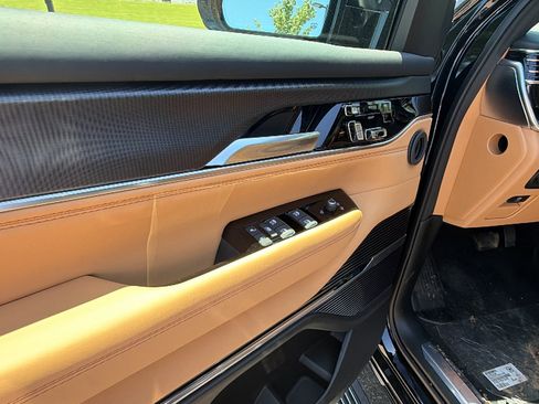 New 2026 Jeep Grand Wagoneer Summit AWD/4WD image 16