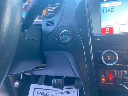 Used 2018 Ford Explorer XLT w/ Equipment Group 202A image 21