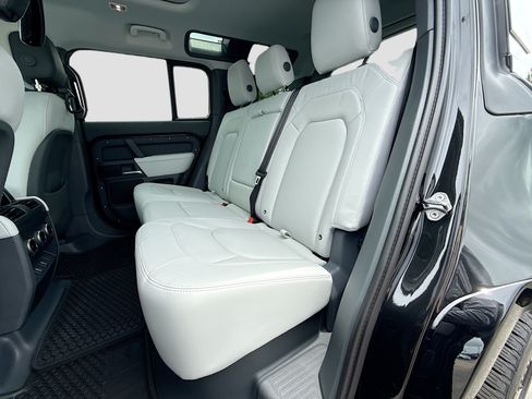 New 2026 Land Rover Defender 110 X-Dynamic SE AWD/4WD image 21