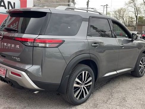 New 2025 Nissan Pathfinder Platinum image 5