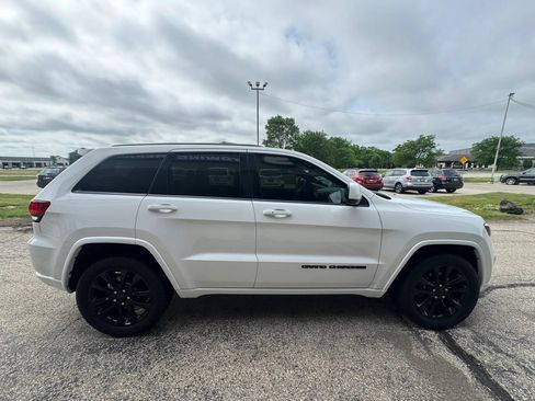 Used 2021 Jeep Grand Cherokee Laredo X AWD/4WD image 6
