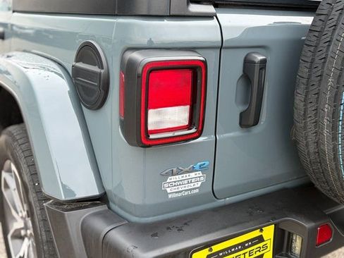 Used 2024 Jeep Wrangler Unlimited image 9