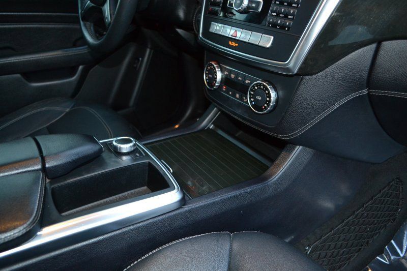 Used 2015 Mercedes-Benz ML 400 4MATIC w/ Accessory Chrome Package image 25