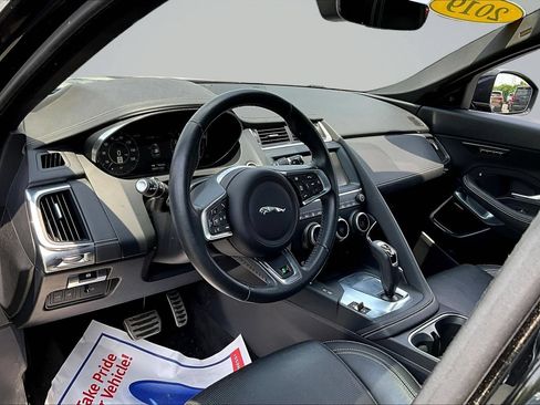 Used 2019 Jaguar E-PACE R-Dynamic SE AWD/4WD image 19
