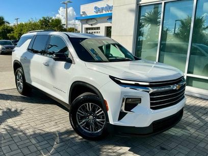Used 2024 Chevrolet Traverse LT