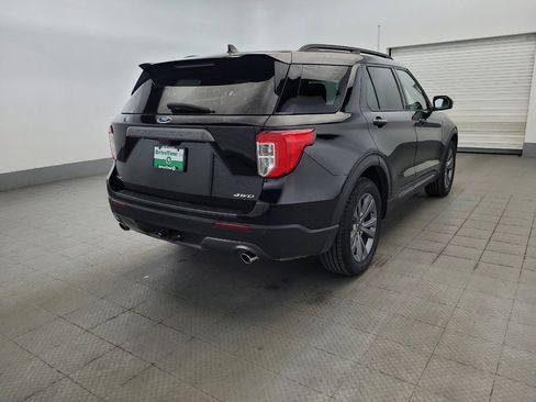 Used 2022 Ford Explorer XLT w/ Equipment Group 202A AWD/4WD image 9