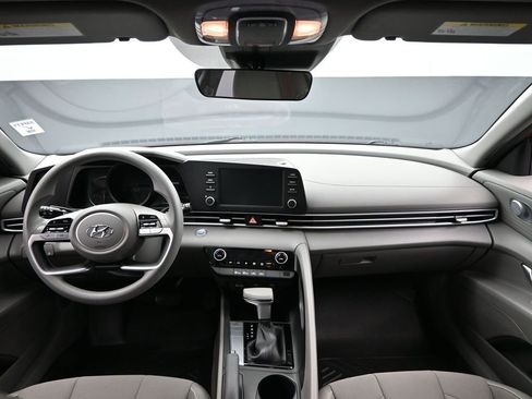 Used 2023 Hyundai Elantra SEL w/ Cargo Package image 24