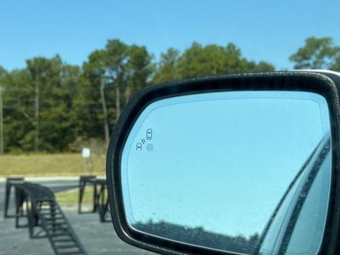 Used 2015 Ford Edge SEL w/ Equipment Group 201A image 30