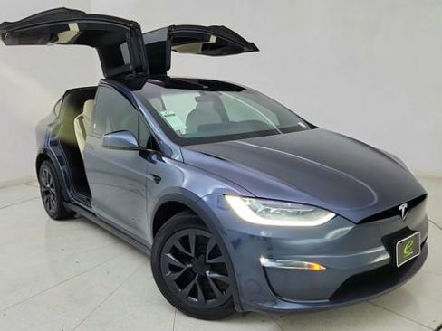Used 2023 Tesla Model X image 91