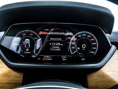 Used 2023 Audi e-tron GT Premium Plus image 20