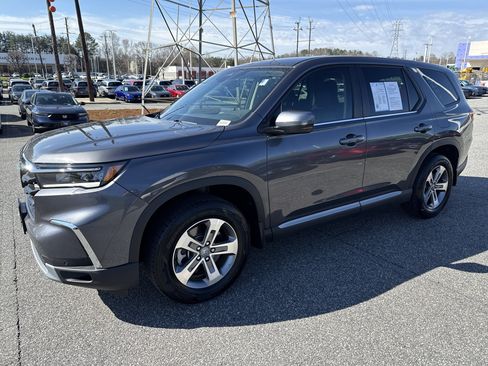 Certified 2025 Honda Pilot EX-L image 5