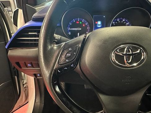 Certified 2022 Toyota C-HR XLE FWD image 20