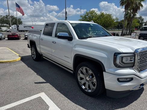 Used 2017 GMC Sierra 1500 Denali w/ Denali Ultimate Package AWD/4WD image 3