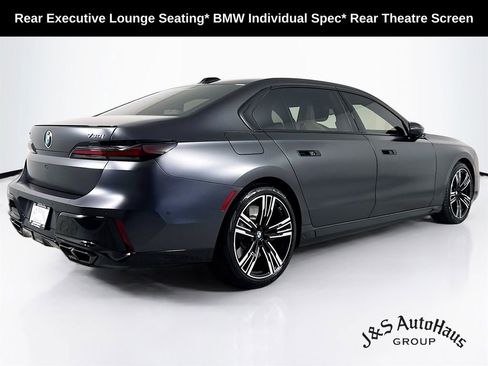Used 2023 BMW 760i xDrive AWD/4WD image 7