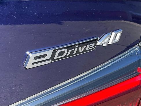 Used 2025 BMW i4 eDrive40 w/ Premium Package image 9